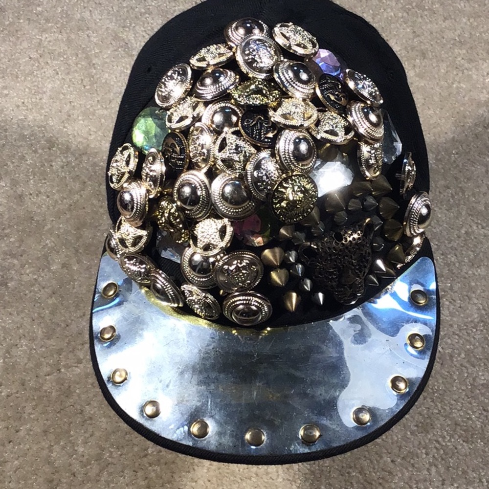 Custom made “Funky” cap - Picture 2 of 6